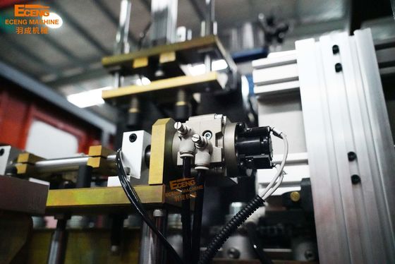 آلة تشكيل زجاجات الحيوانات الأليفة الأوتوماتيكية الكاملة 50KW 28 ملم