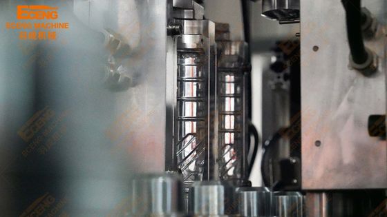 آلة تشكيل زجاجات الحيوانات الأليفة الأوتوماتيكية الكاملة 50KW 28 ملم