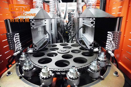 Q9000 آلة نفخ زجاجات المياه 6 التجويف 8000-9000 PCS / HR إنتاج 2000ML