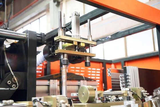 آلة نفخ الزجاجة الأوتوماتيكية 1500BPH 5 لتر Eceng Q5L2 48kW