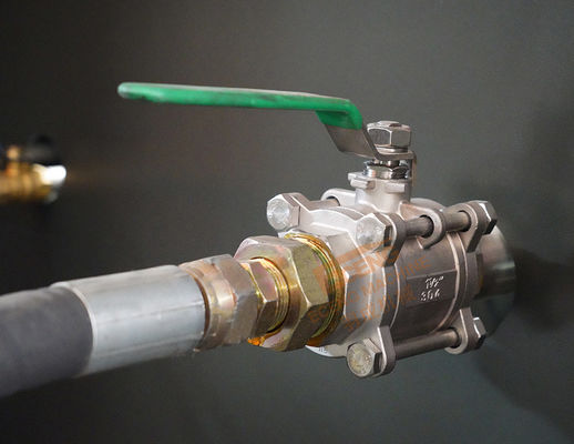 Eceng زجاجة المياه البلاستيكية ماكينة 6000bph ضربة صب